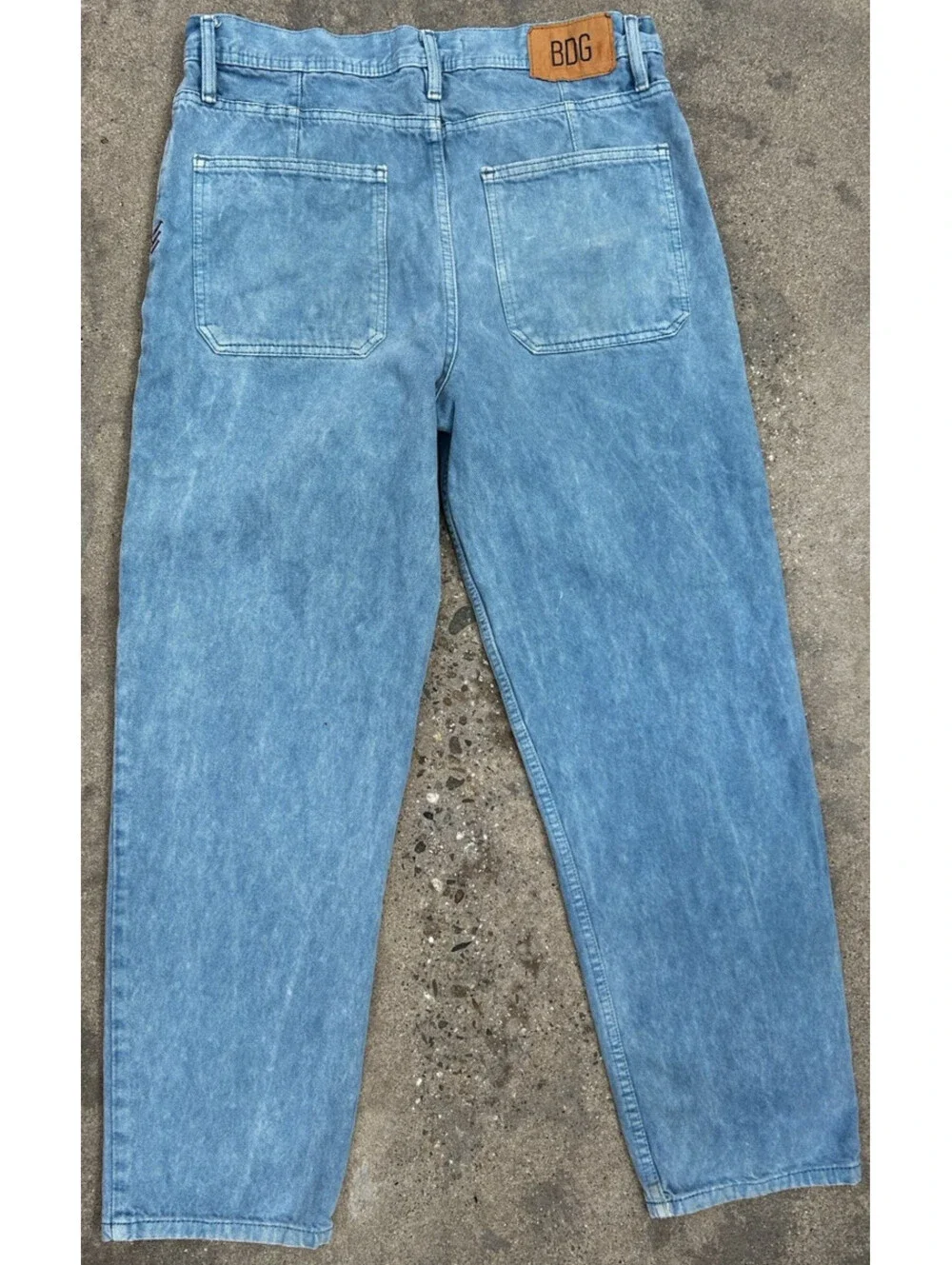 BDG Jeans Mens 32 x 34 Vintage Bow Fit Cotton Light Wash Small Orange Stain - Picture 3 of 15